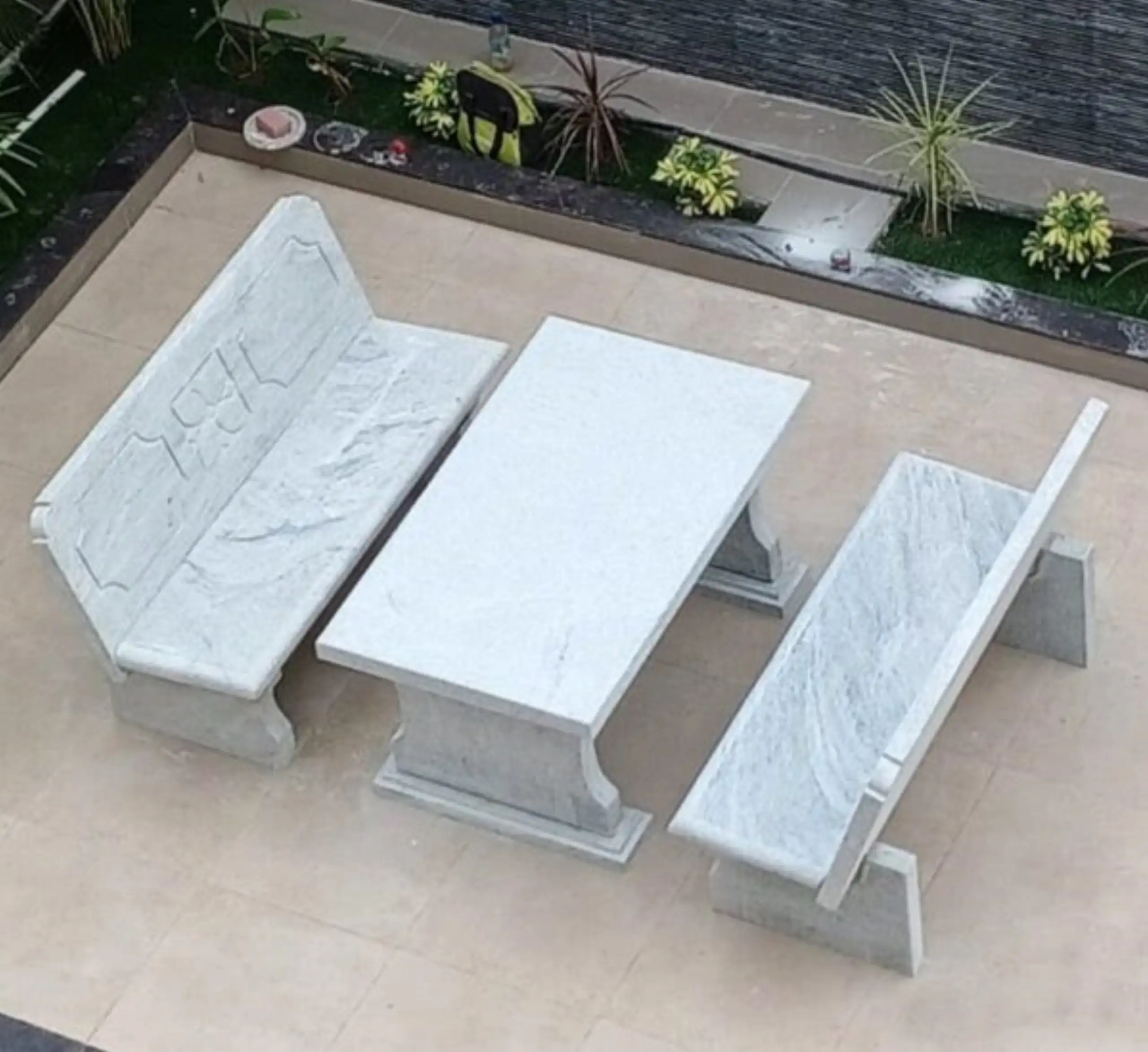 Tables and chairs - Image 4