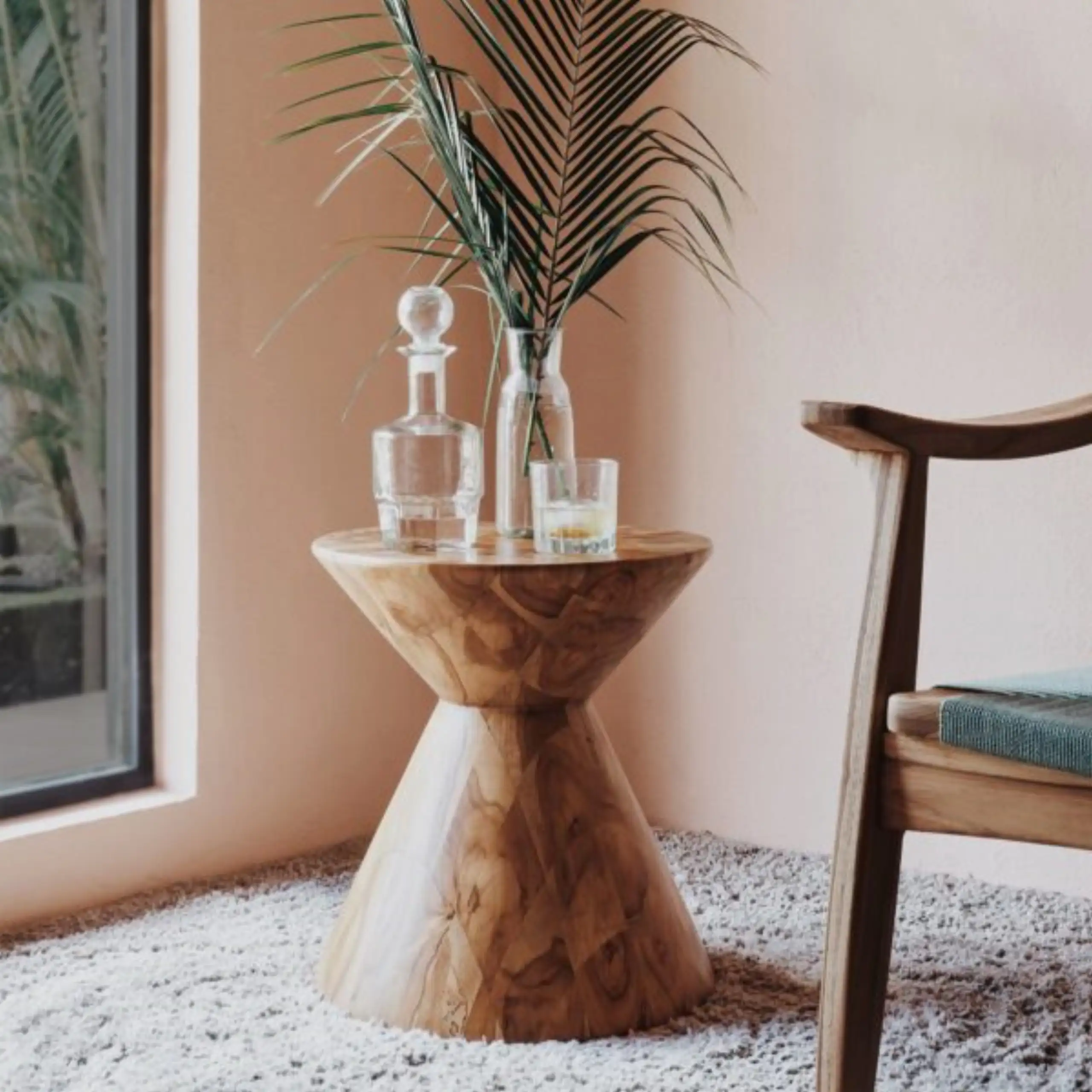Pladsbesparende sidebord: Funktionelt accessoire til ethvert rum