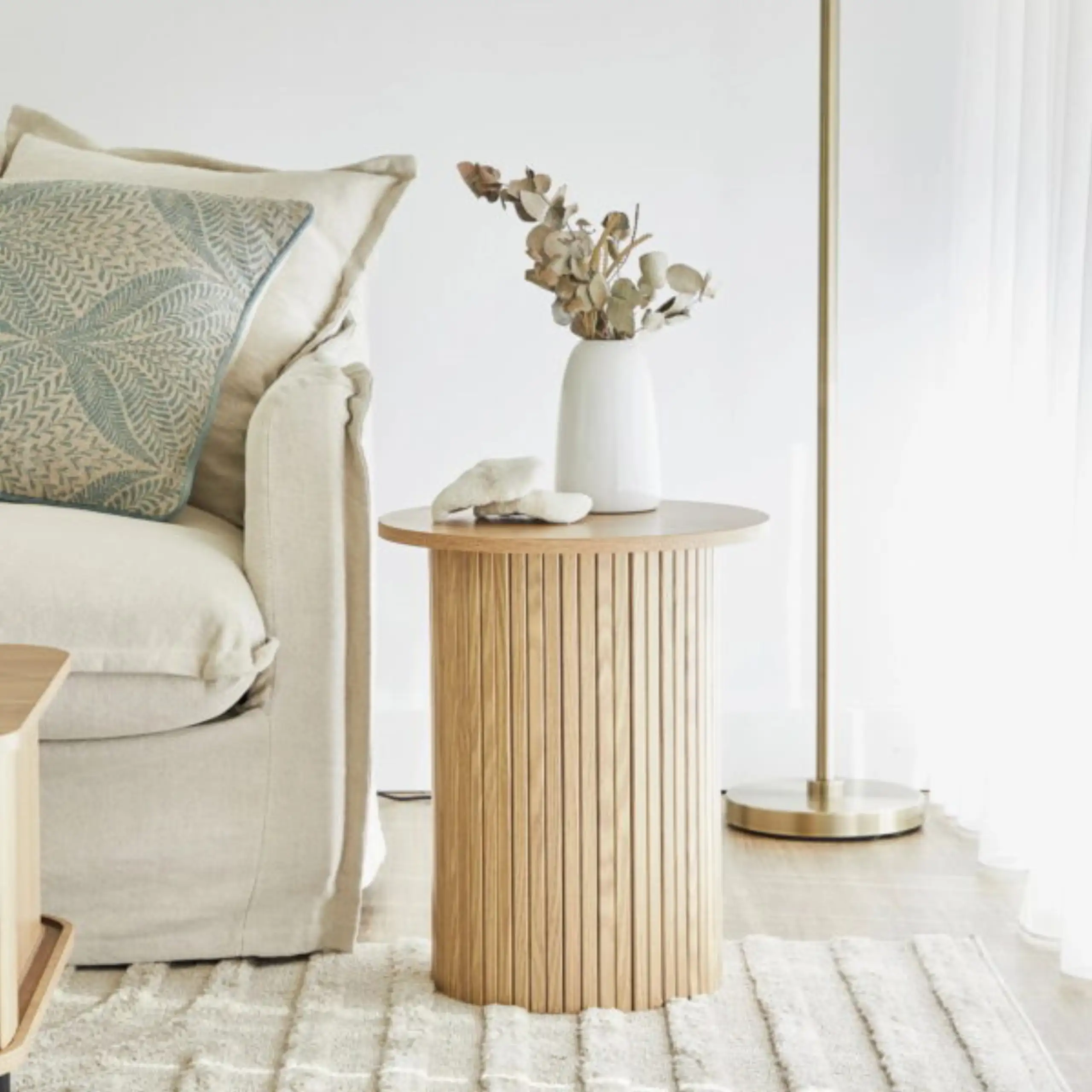 Pladsbesparende sidebord: Funktionelt accessoire til ethvert rum - Billede 3