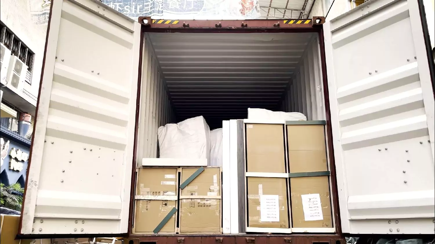 Furniture loading -4