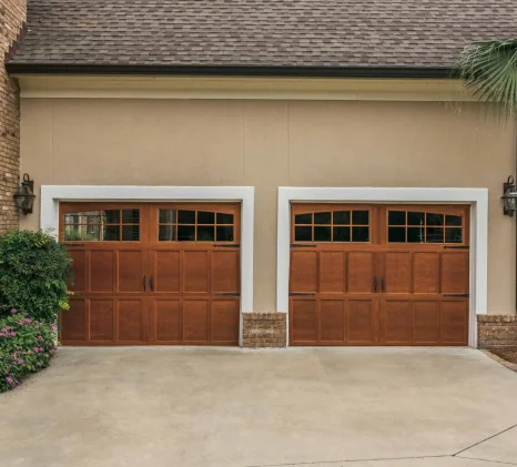 Carriage-House-Horizontal-Vertical-Overlays-Model-7540-307-Mahogany-16-Arched-2560x1707
